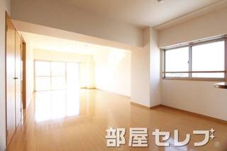 日当たり良好なリビングルーム。他号室の写真です。