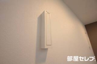 室内物干し用のフックが出ます。