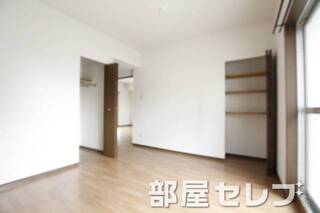 白基調でキレイなお部屋です。