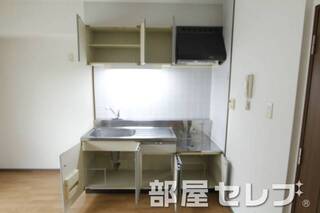 収納たっぷりのキッチンです。