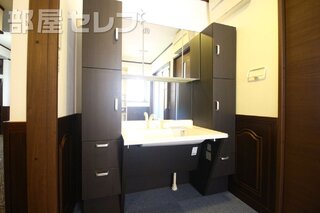 クローゼットとロフトがあるお部屋です。