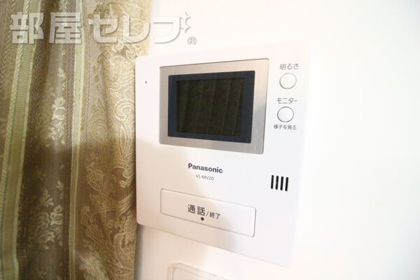エアコン4基設置してあります。