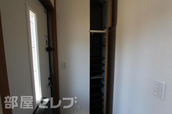 シューズボックスです。