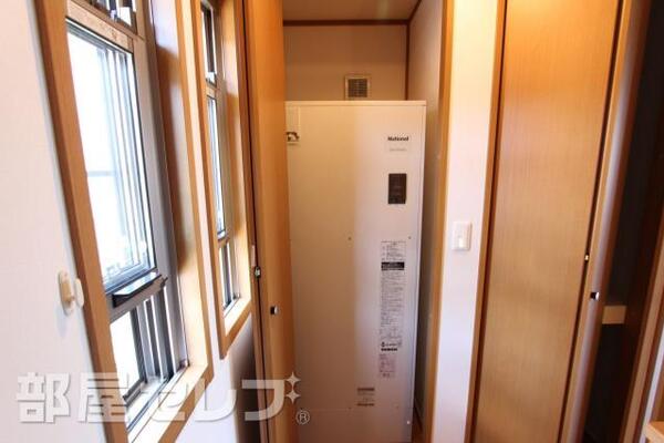 電気温水器です。