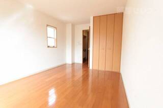 明るい印象のお部屋です