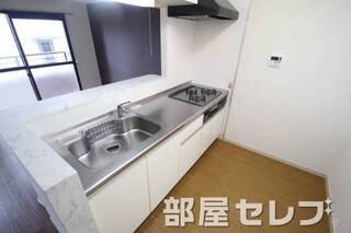 ３口ガスコンロのシステムキッチン。
