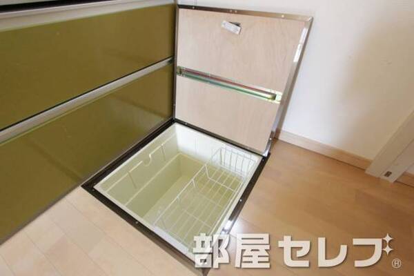 床下収納。