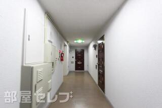 玄関前の廊下です。