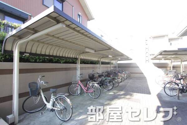 自転車置場。