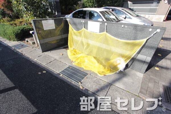 ゴミ置き場。