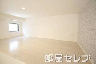 ロフト約5.6帖もあります。