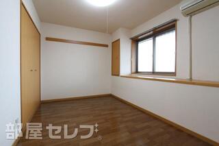 窓側の使い勝手がよさそうですね。