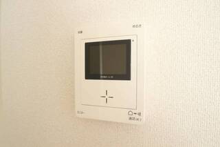 ＴＶモニター付きで来客者が確認でき安心です。