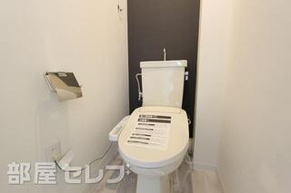 温水洗浄機能の付いたトイレ。
