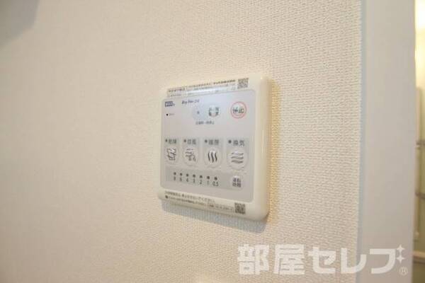 ※203号室の写真を流用しています。