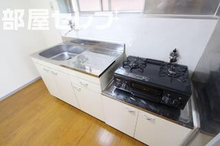 ２面に窓のある明るい和室です。