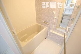 浴室乾燥機付きバスルーム