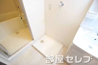 洗濯機置き場はこちらへ。