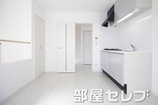 白を基調にしたダイニングルーム。