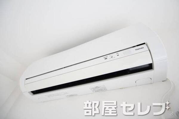冷暖房エアコン。