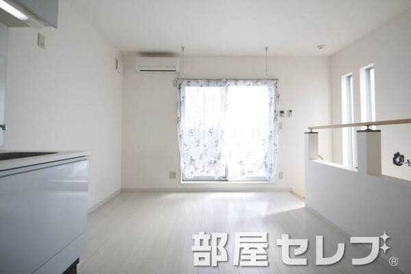 違う角度からのダイニング。