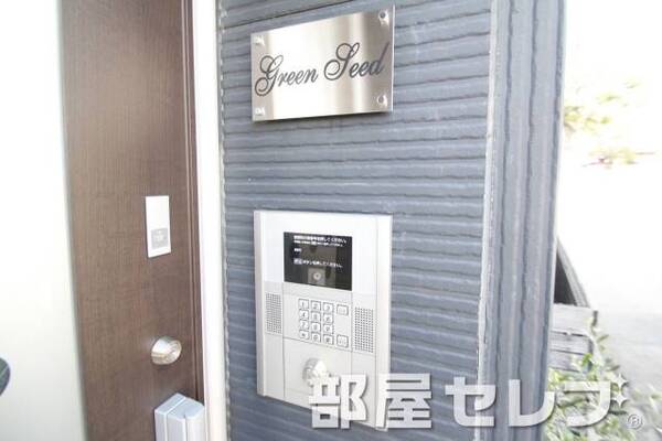 オートロック完備。
