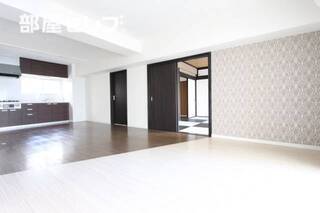 都会に広めのリビングのあるお部屋です