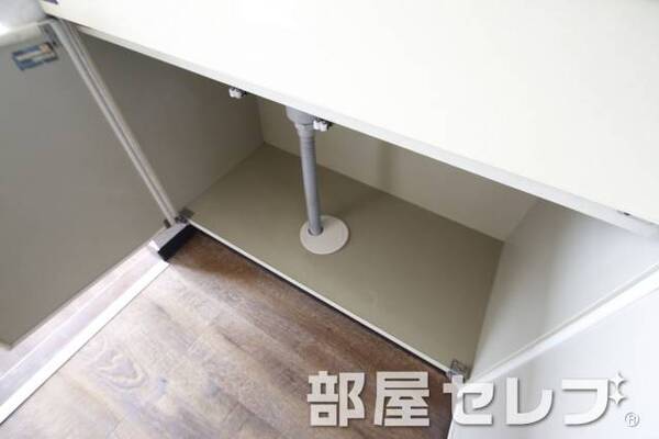 キッチン下収納。