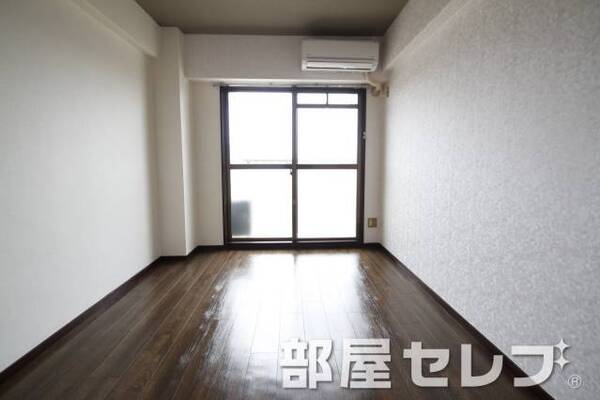 違う角度からの居室。