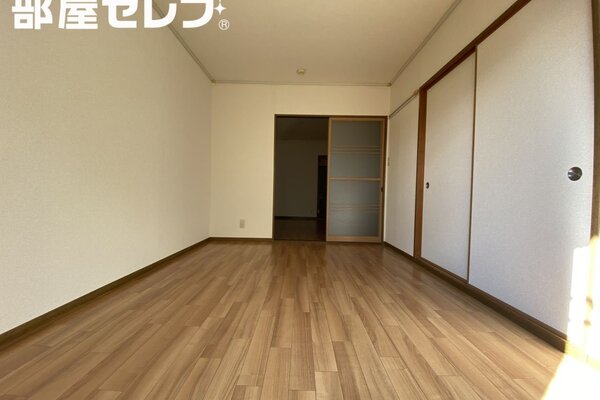 102号室撮影。