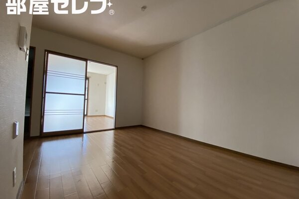 102号室撮影。