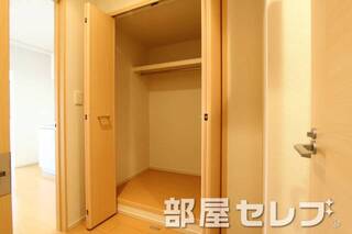 奥行きのある収納スペースです