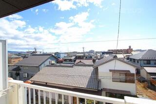 周りは閑静な住宅街です。