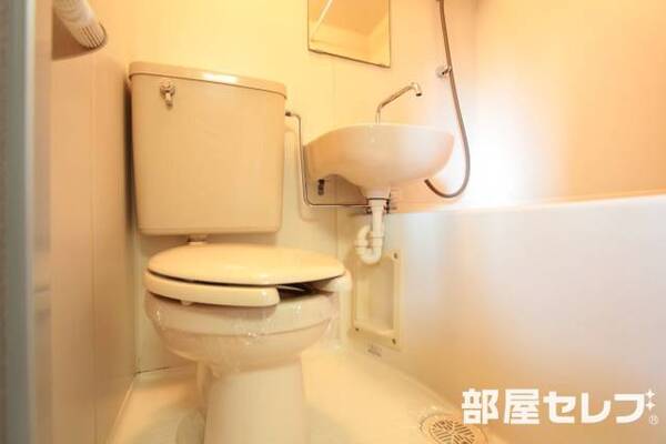 清潔なトイレットルームです