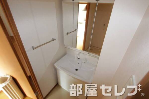 洗髪洗面化粧台。イメージ写真