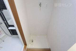 ※303号室の写真を参照しています