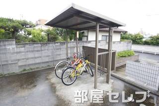 駐輪場。