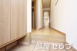 明るい玄関です。