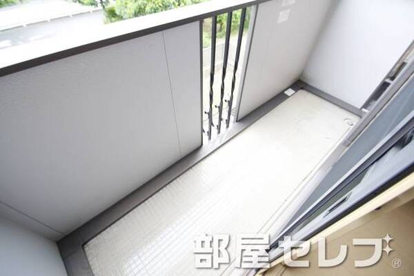 2階にもバルコニーあります。
