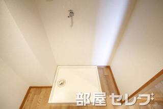 洗濯機置き場はこちらへ。