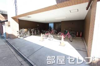 駐輪場。