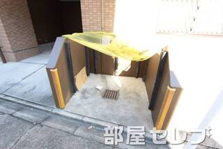 ゴミ置き場。