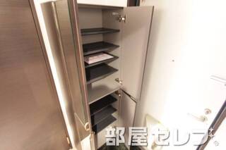 シューズボックス。