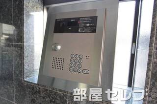 オートロック完備。