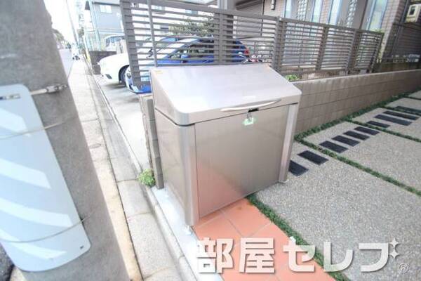 ゴミ置き場。