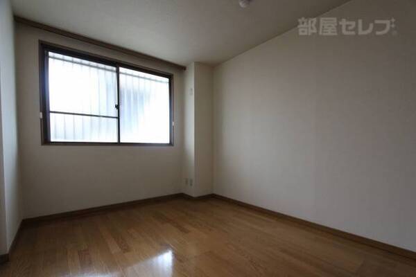 角部屋ならではの窓の多さです