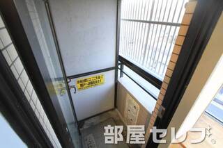 ちょこっとしたベランダです。イメージ写真