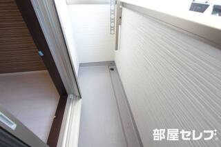 バルコニーも広々