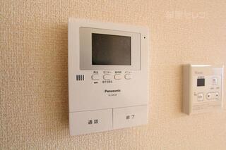 テレビモニターホンで来客時も確認することができます。