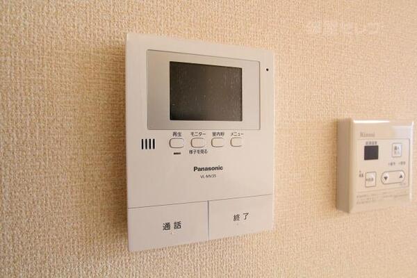 テレビモニターホンで来客時も確認することができます。